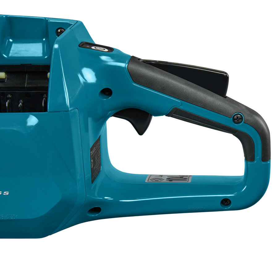 Makita UC015GZ XGT 40V Max accu kettingzaag 35 cm met 1.6 kW vermogen en hoge kettingsnelheid 25.5 m/s, gereedschapsloos spannen en kettingrem, body in doos (zonder accu en lader)