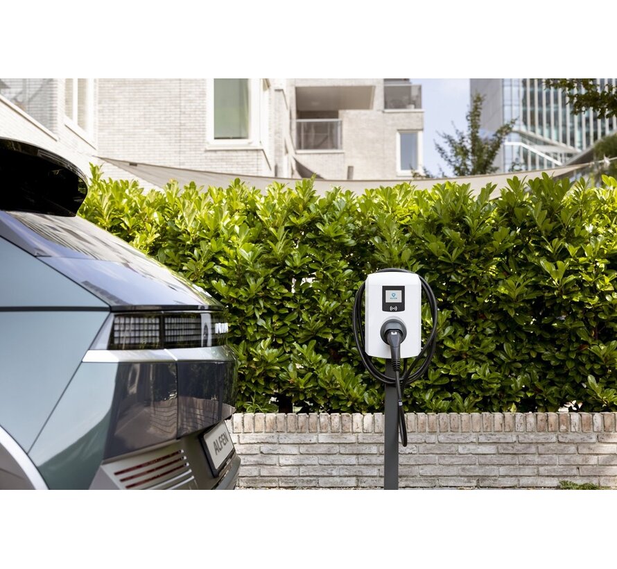 Eve Single Pro Line Type 2 laadstation 22 kW AC - 3-fase 32A - RFID - load balancing - wandmontage - geschikt voor zakelijk en thuisladen