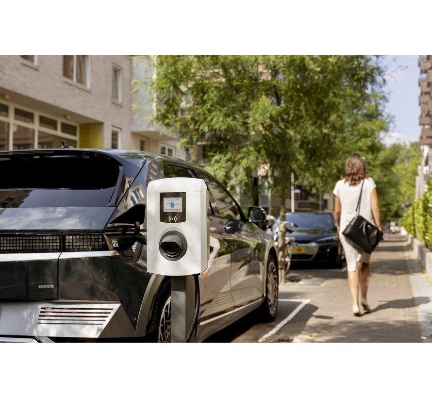 Eve Single Pro Line Type 2 laadstation 22 kW AC - 3-fase 32A - RFID - load balancing - wandmontage - geschikt voor zakelijk en thuisladen