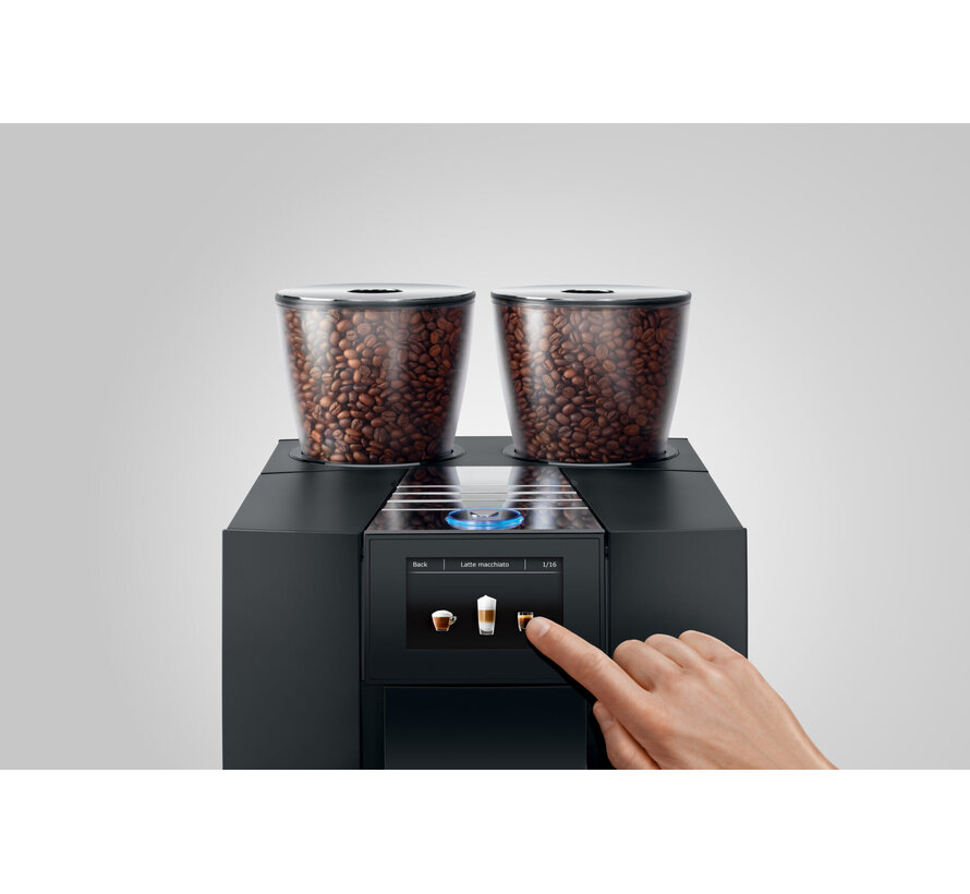 Refurbished JURA GIGA X8c Aluminium Black - 200 koppen per dag - vaste wateraansluiting - 2 keramische molens - 32 specialiteiten