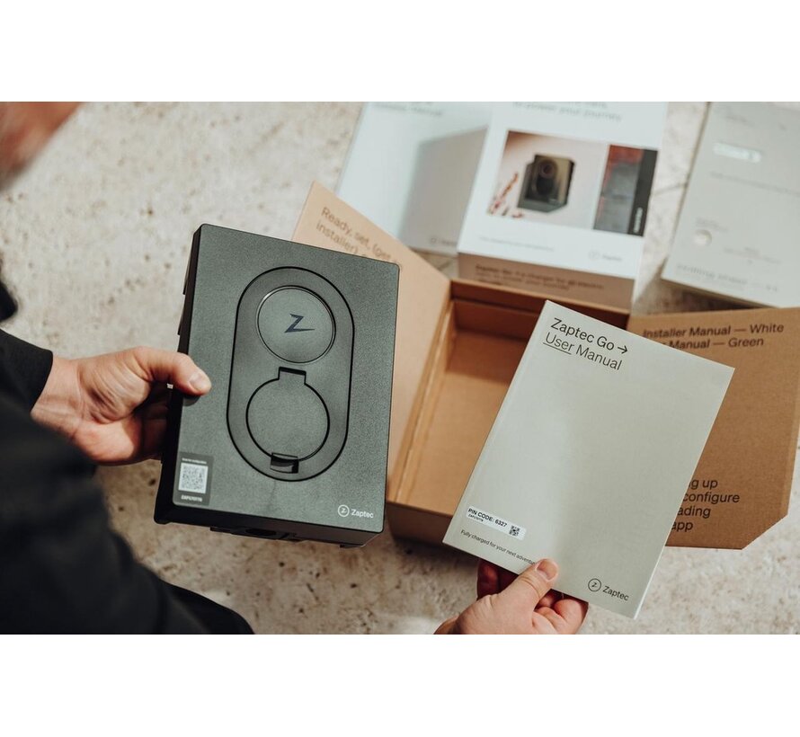 Zaptec Go Asphalt Black laadpaal 22 kW Type 2 3-fase - WiFi 4G LTE-M - IP54 - 242x180x75 mm - 1,3 kg