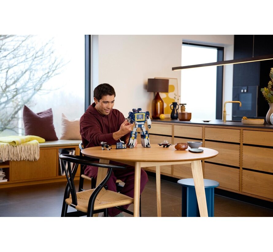 LEGO 10358 Transformers Soundwave