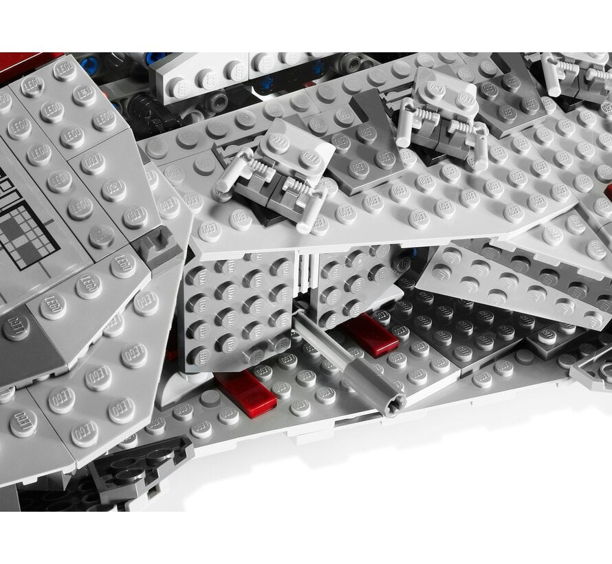 LEGO Star Wars 8039 Venator Republic Attack Cruiser – 1170 Stuks