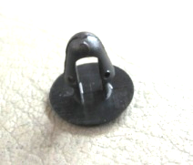 clip of rubber on canopy tail gate