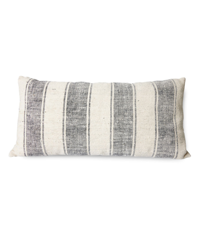 https://cdn.webshopapp.com/shops/279621/files/413201385/650x750x2/hkliving-kussen-large-cushion-wide-striped-50x100.jpg