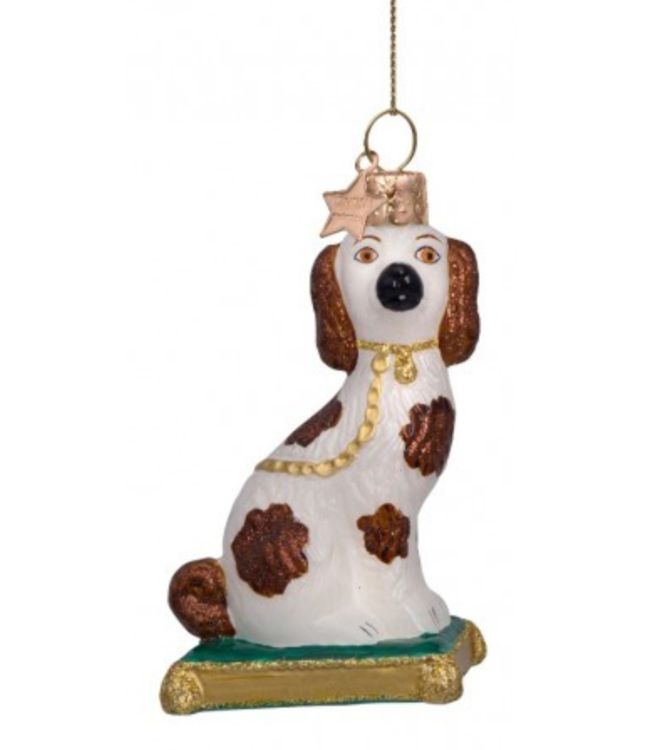 Vondels Ornament glass staffordshirel dog w/green cushion