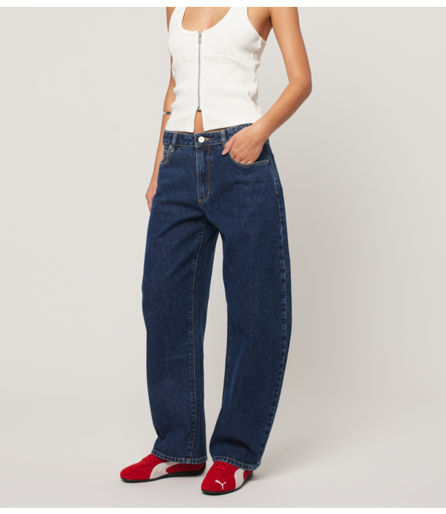 Abrand Jeans 95 Mid Barrel Jean Tara Dark Blue