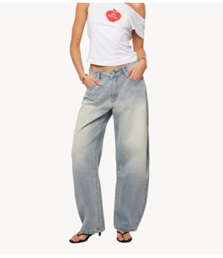 Abrand Jeans 95 Mid Barrel Jean Alexis