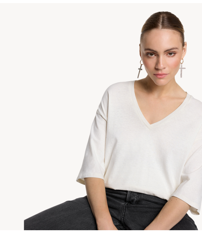 Alix The Label T-shirt ladies knitted v-neck linen t-shirt soft white