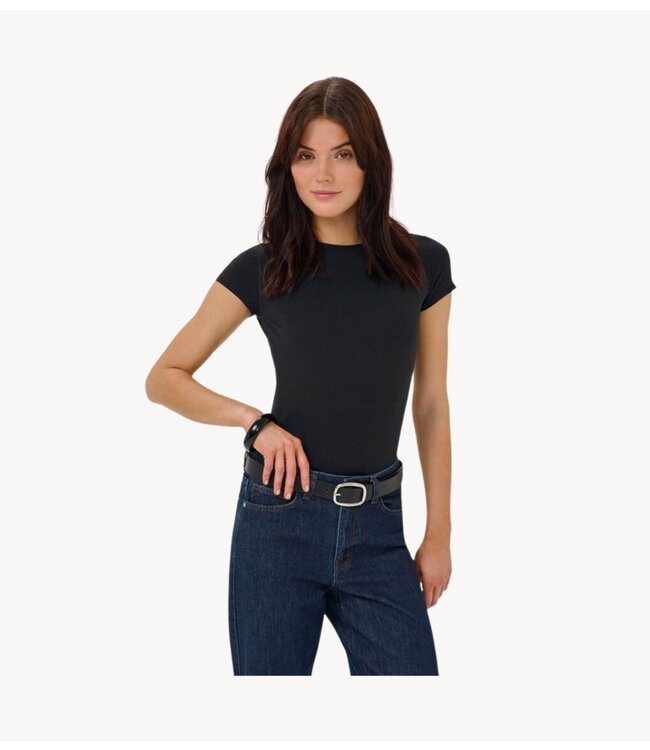 My Essential Wardrobe Top 16 THE MODAL TEE NOOS Black