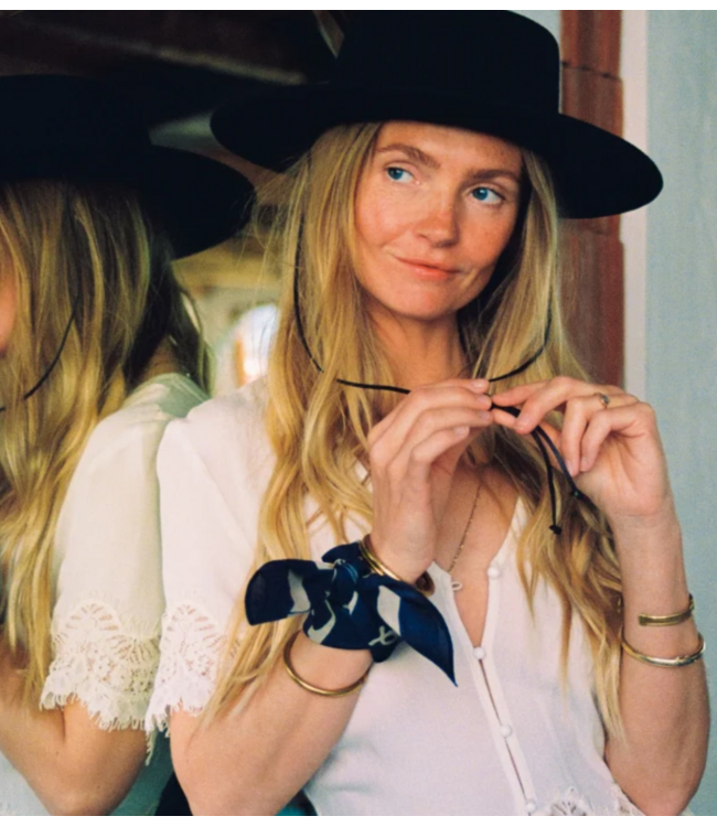 Old Habits Die Hard Bandana The Bandana Cotton The Story Of (52x52)