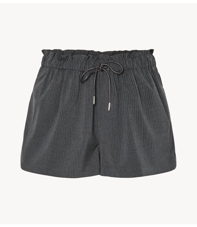 Y.A.S Broek short YASKIMA HMW STRIPE MINI SHORTS Medium Grey Melange