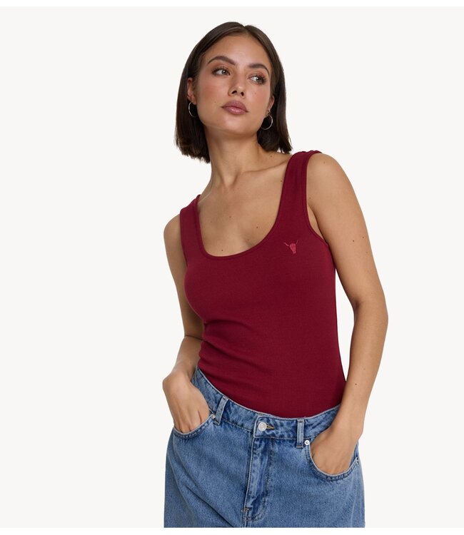 Alix The Label Top ladies knitted tanktop bordeaux