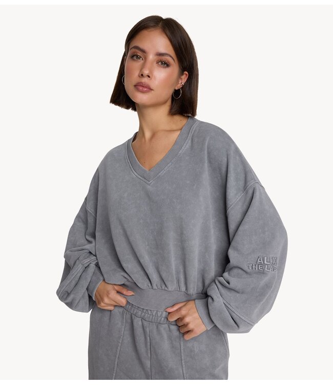 Alix The Label Trui ladies knitted cutseam v-neck sweater light grey