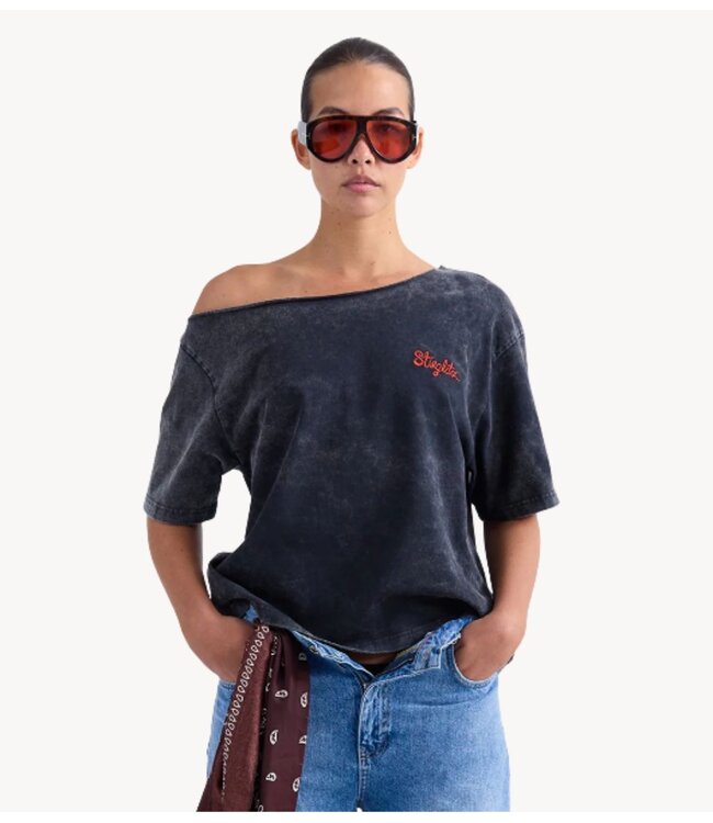 Stieglitz T-shirt Lucio Off-Shoulder T-shirt Black