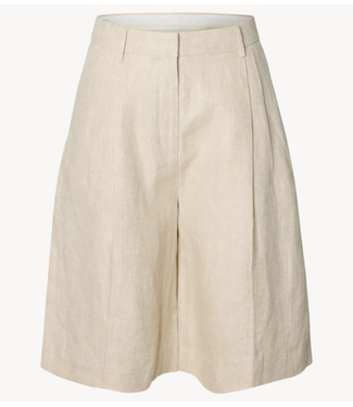 Selected Broek SLWIDA HW LINEN BERMUDA SHORTS Egret