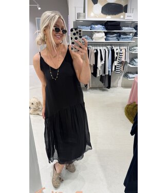 GUUS Jurk flowy silk spaghetti dress black