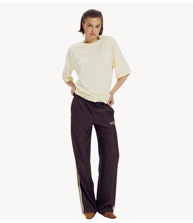 HARPER & YVE T-shirt CHILL BUT GLAM-SS ALMOND OIL