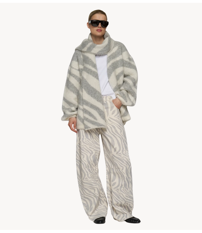 10DAYS Sjaal hairy knit scarf zebrra ecru