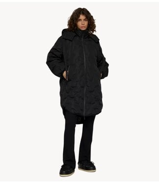 10DAYS Jas the iconic coat black
