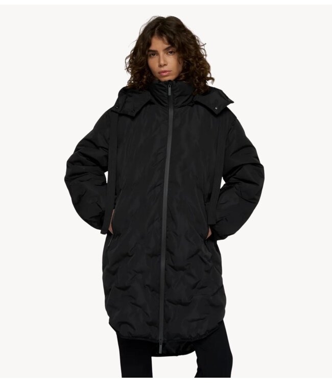 10DAYS Jas the iconic coat black