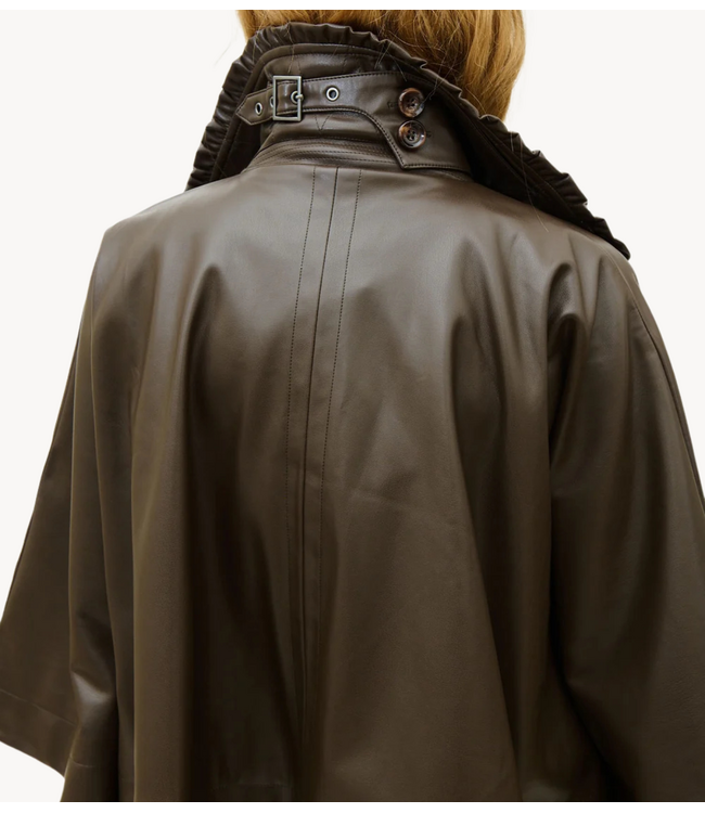 OU. Jas Cape Orsay Chocolate