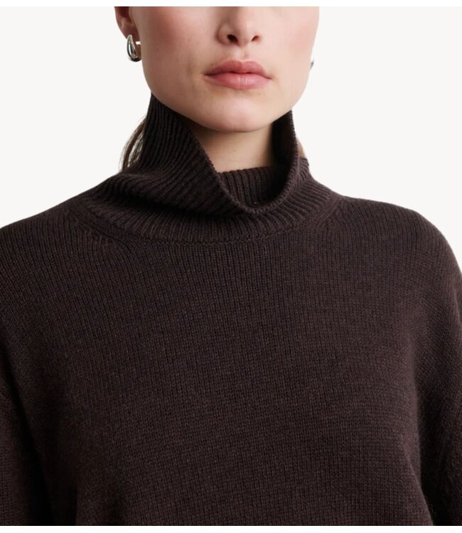 Second Female Trui Alpha Knit T-Neck Dark Brown Melange