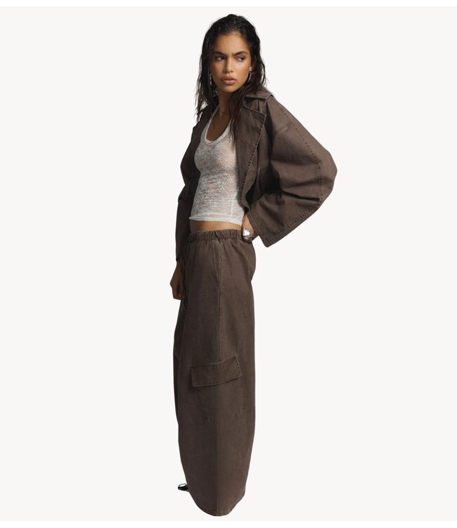 Refined Department Broek ladies woven washed wide leg cargo pants MILA choc brown