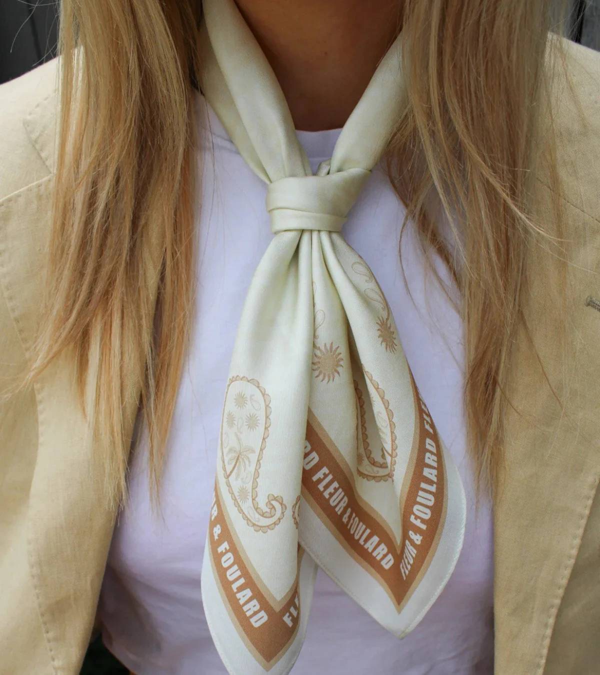 FLEUR & FOULARD