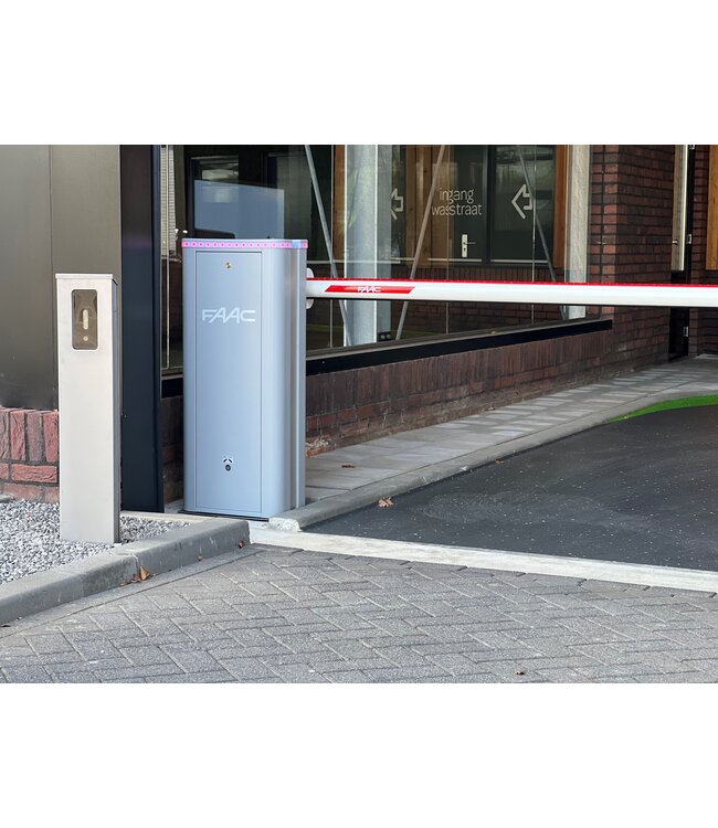 FAAC Barrier with two loops and control