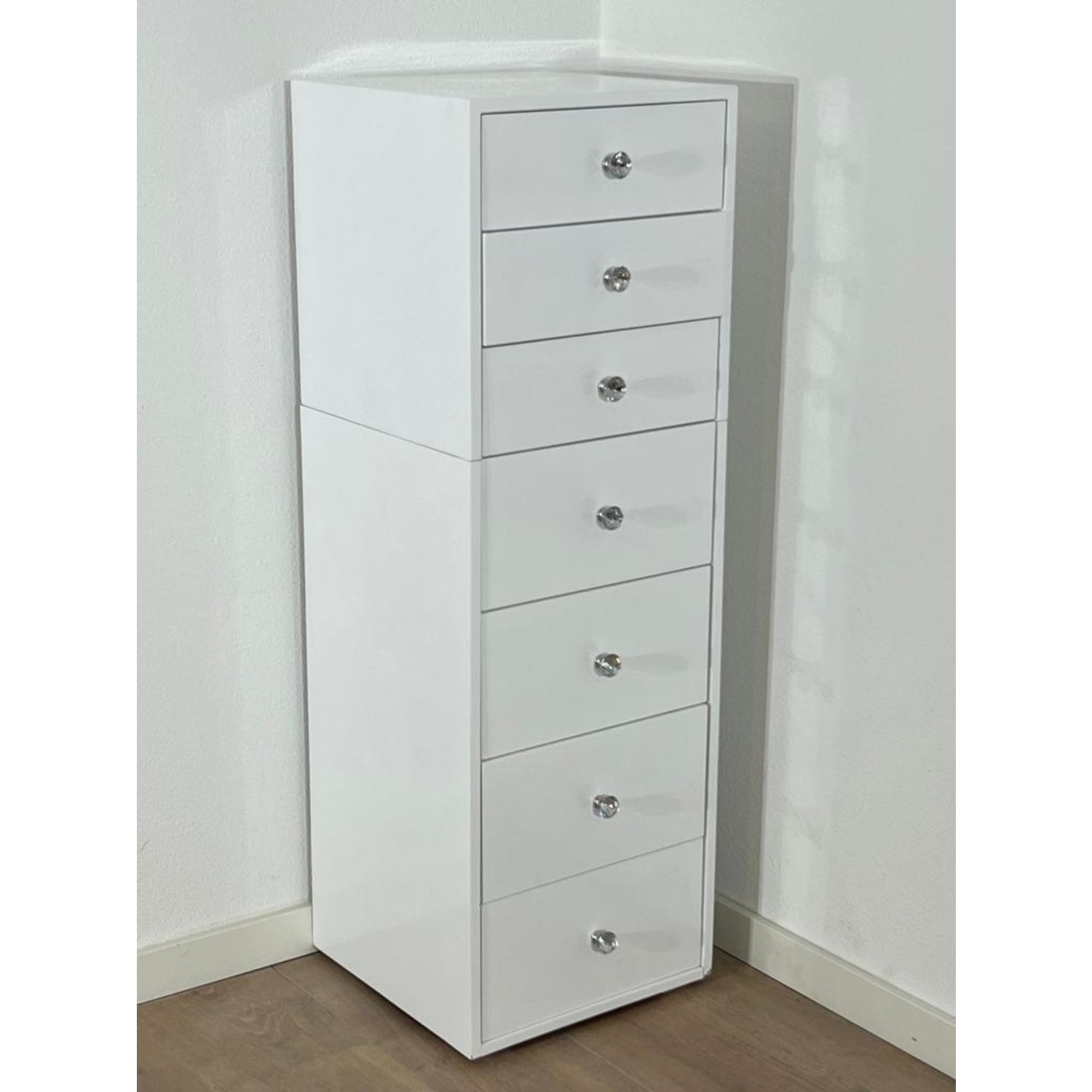 MAKE UP CABINET WITH 7 DRAWERS WHITE
