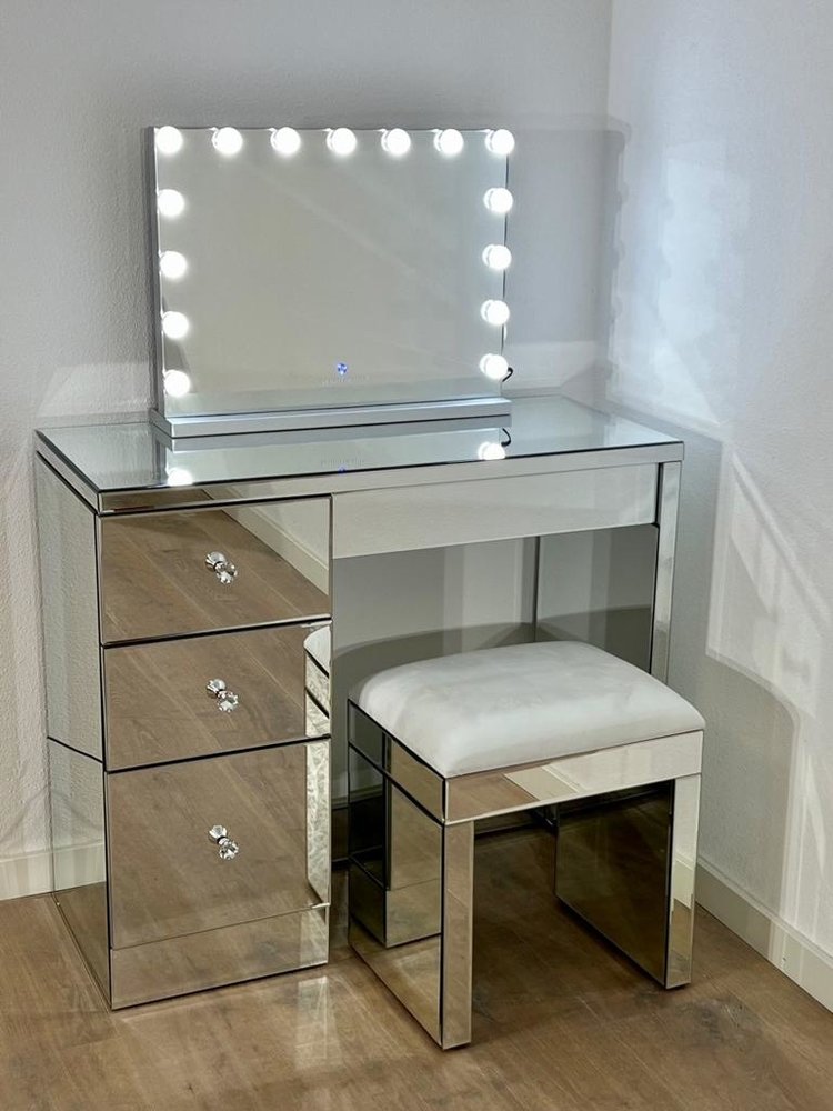 BRIGHT BEAUTY VANITY STATION LUXURY GLASS - NAMIRA