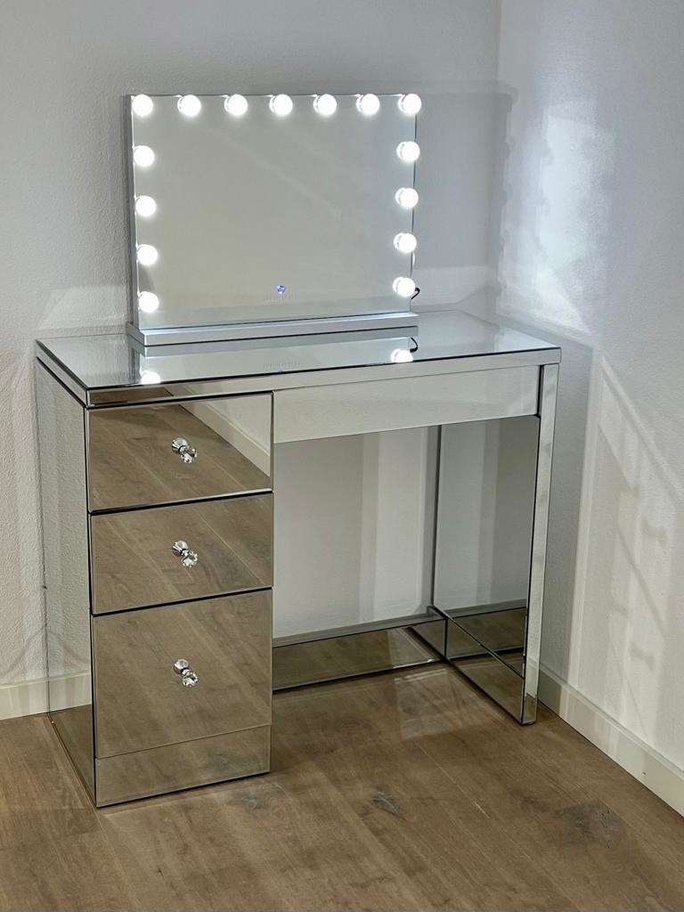 BRIGHT BEAUTY VANITY STATION CLASSIC - closed drawer - Bright