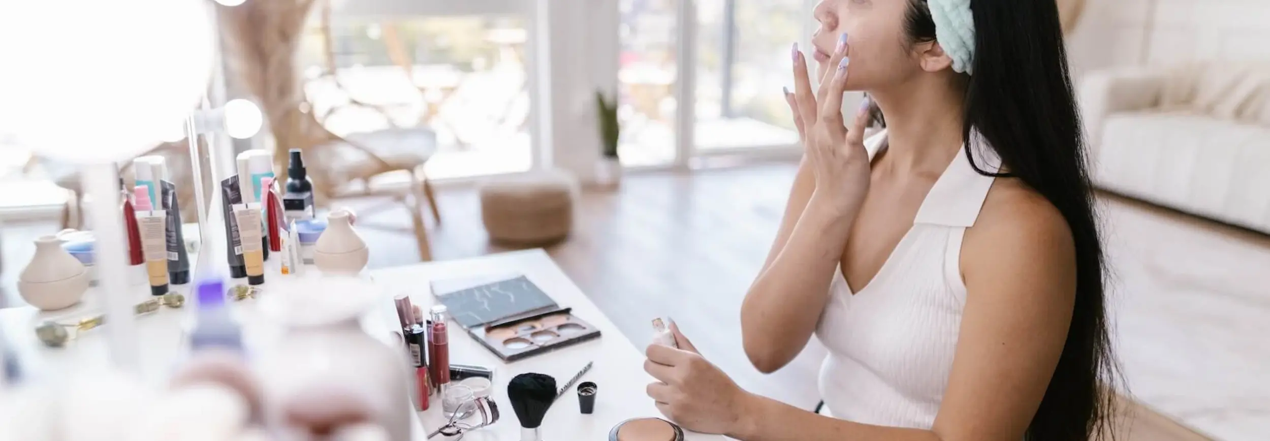 Guide to Choosing the Perfect Vanity Table - Bright Beauty Vanity