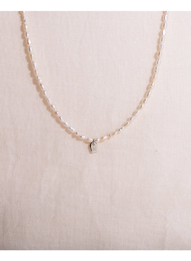 Galore - Pearl & Tag Necklace Petite Silver