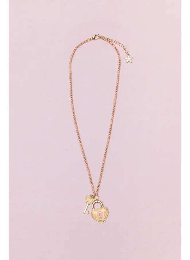 92207 Boutique chic love unlocked necklace