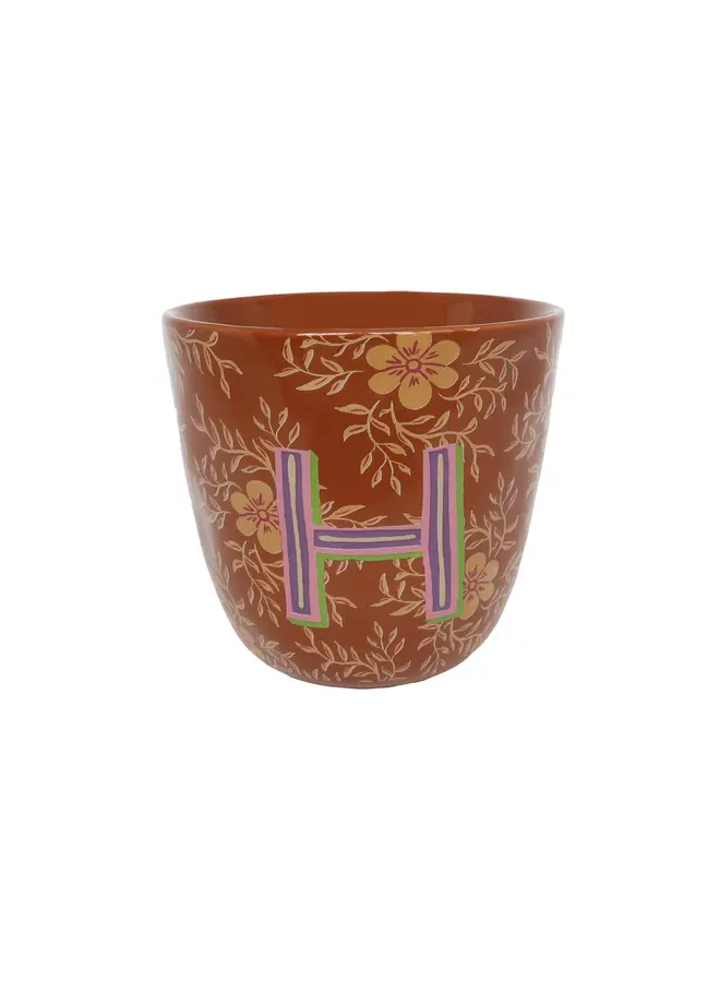 Cup letter H