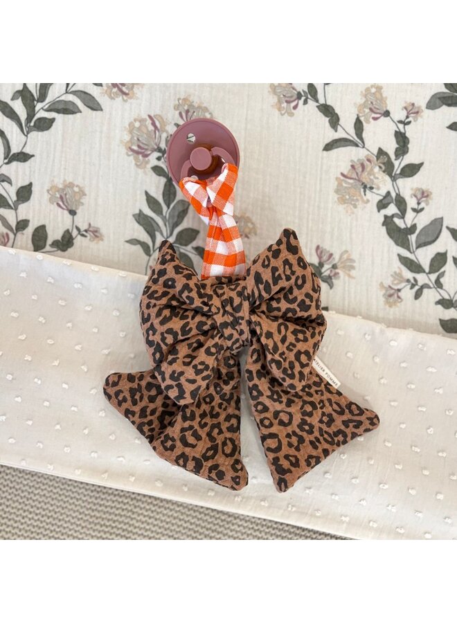 Put a bow on it – Leopard