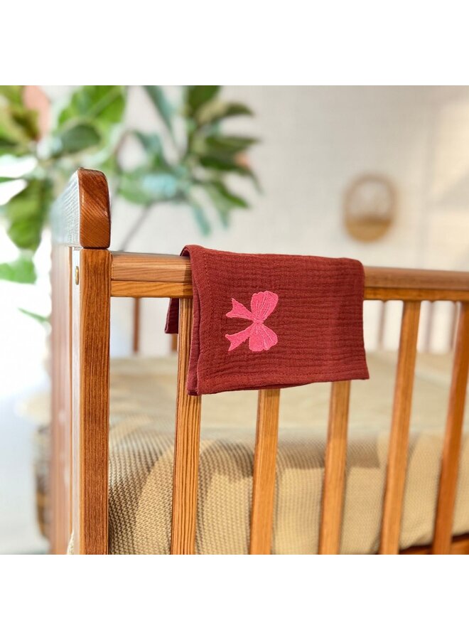 Petit towel – Burgundy boo – Put a bow on it