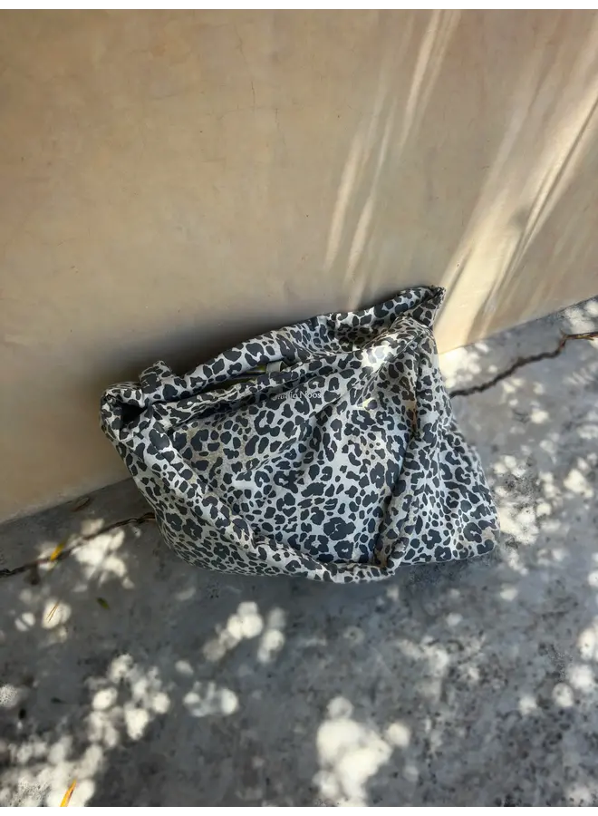 Studio Noos - Soft cotton leopard mom bag