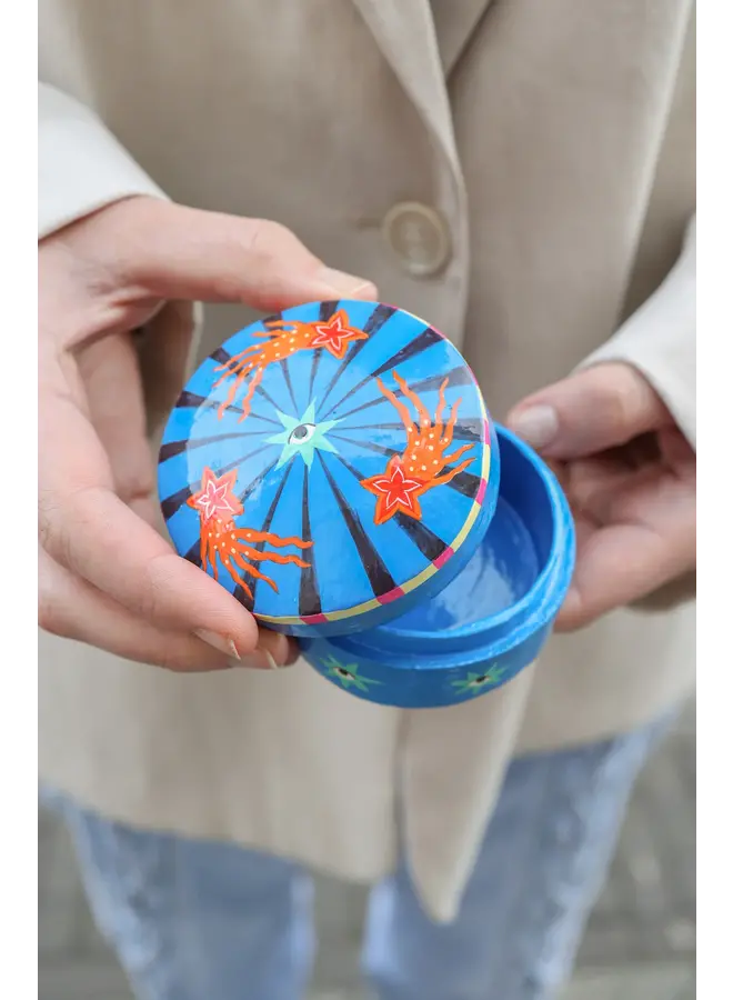 All the Luck in the World - Round box – Star eyes