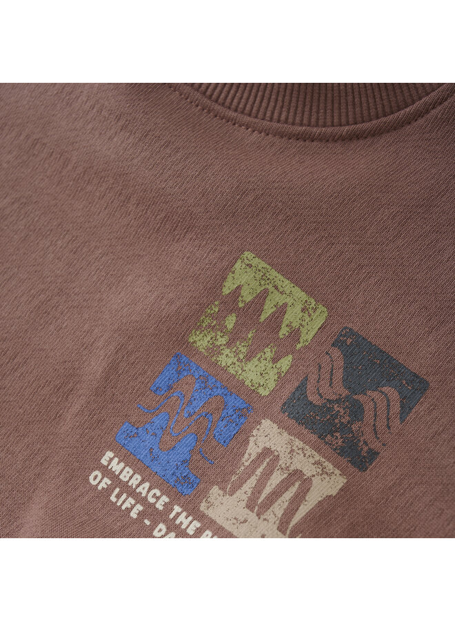 Daily7 - Oversized sweater artwork - Burlwood