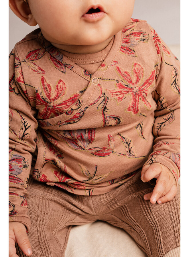 Baje Studio - Lyz wrap top - Peach almond AOP