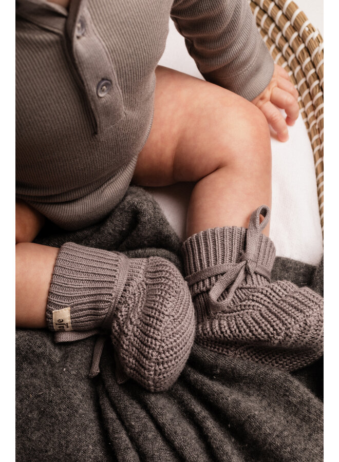 Baje Studio - Stans knitted booties - Grey steel
