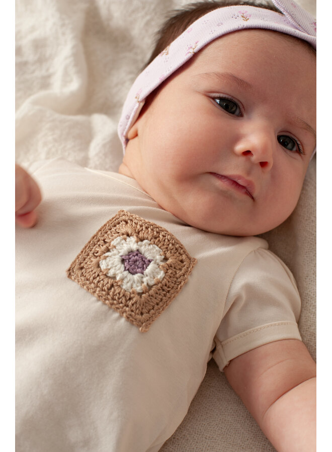 Feetje - T-shirt met crochet zakje - Flower Ranch - Offwhite