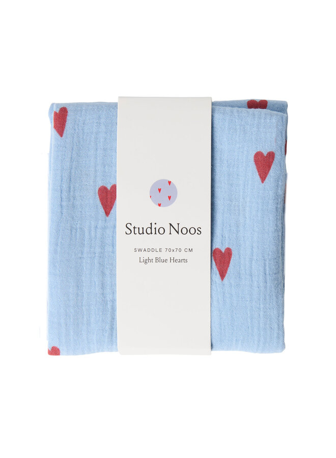 Studio Noos - Swaddle print medium - Light blue hearts