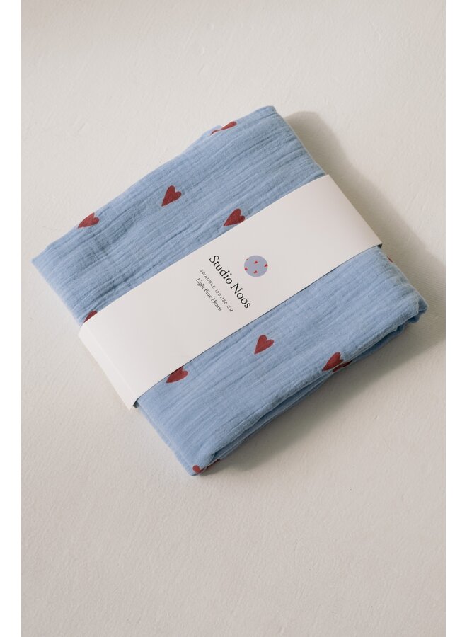 Studio Noos - Swaddle print large - Light blue hearts
