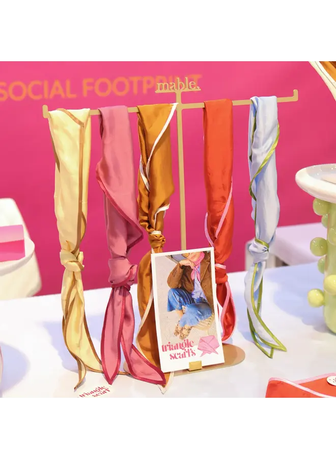 Mable. - Triangle scarf - Coral/Pink