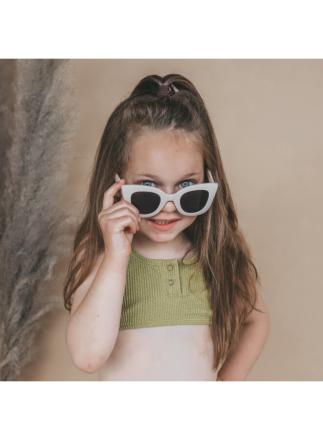 Salted Stories - Solid cat eye sunglasses - White swan