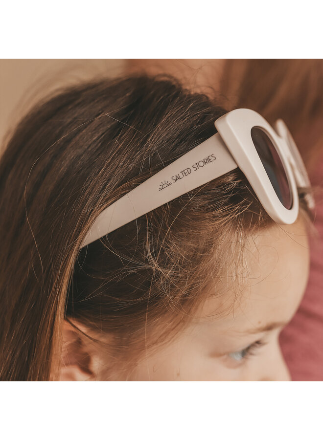 Salted Stories - Solid cat eye sunglasses - White swan